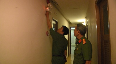 Lực lượng Cảnh sát PC&CC kiểm tra an toàn PCCC đối với khách sạn