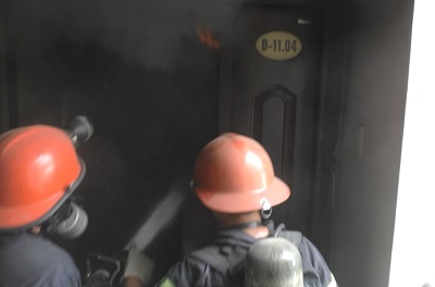 Lực lượng PCCC chuyên nghiệp cứu chữa vụ cháy khách sạn tại Quận Bình Tân